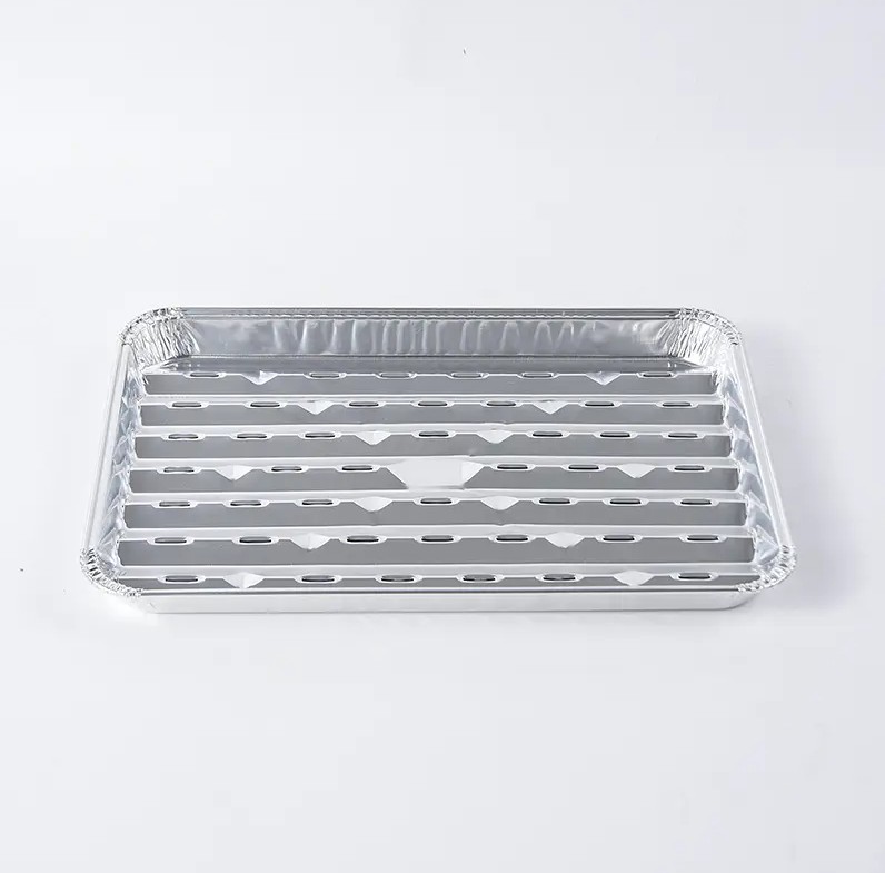 Quelle est la qualité de l'isolation thermique et de la capacité de conservation du récipient alimentaire rectangulaire en papier d'aluminium froissé, et dans quelles situations est-il particulièrement bénéfique pour la livraison de nourriture ?